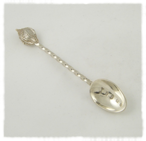 Silver teaspoon twisted stem